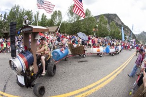Train-in-Parade_Credit-Todd-Powell-625x417